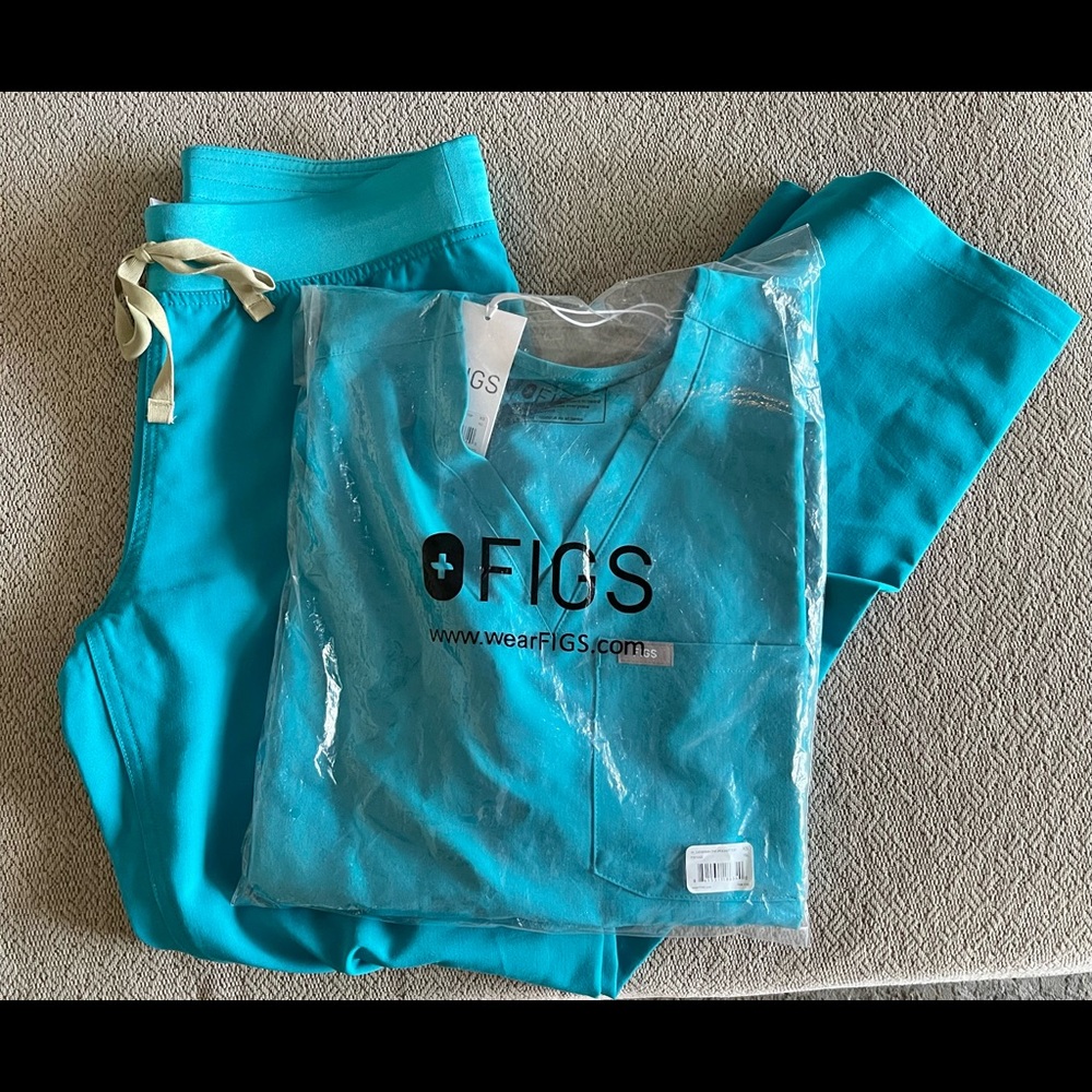 Figs teal set